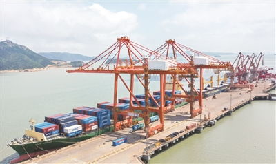 溫州港新增直航印尼集裝箱航線，國(guó)際物流網(wǎng)絡(luò)再添新動(dòng)脈